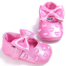 Load image into Gallery viewer, Newborn heart Princess Baby shoes Bow First Walkers Soft Bottom Baby Moccasins Pu leather Babies Prewalkers shoes