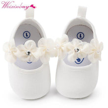Load image into Gallery viewer, Newborn Baby Girl Shoes Spring Autumn Flowers Diamond Gauze Cotton Soft Baby Shoes Princess Fashion Baby Shoes